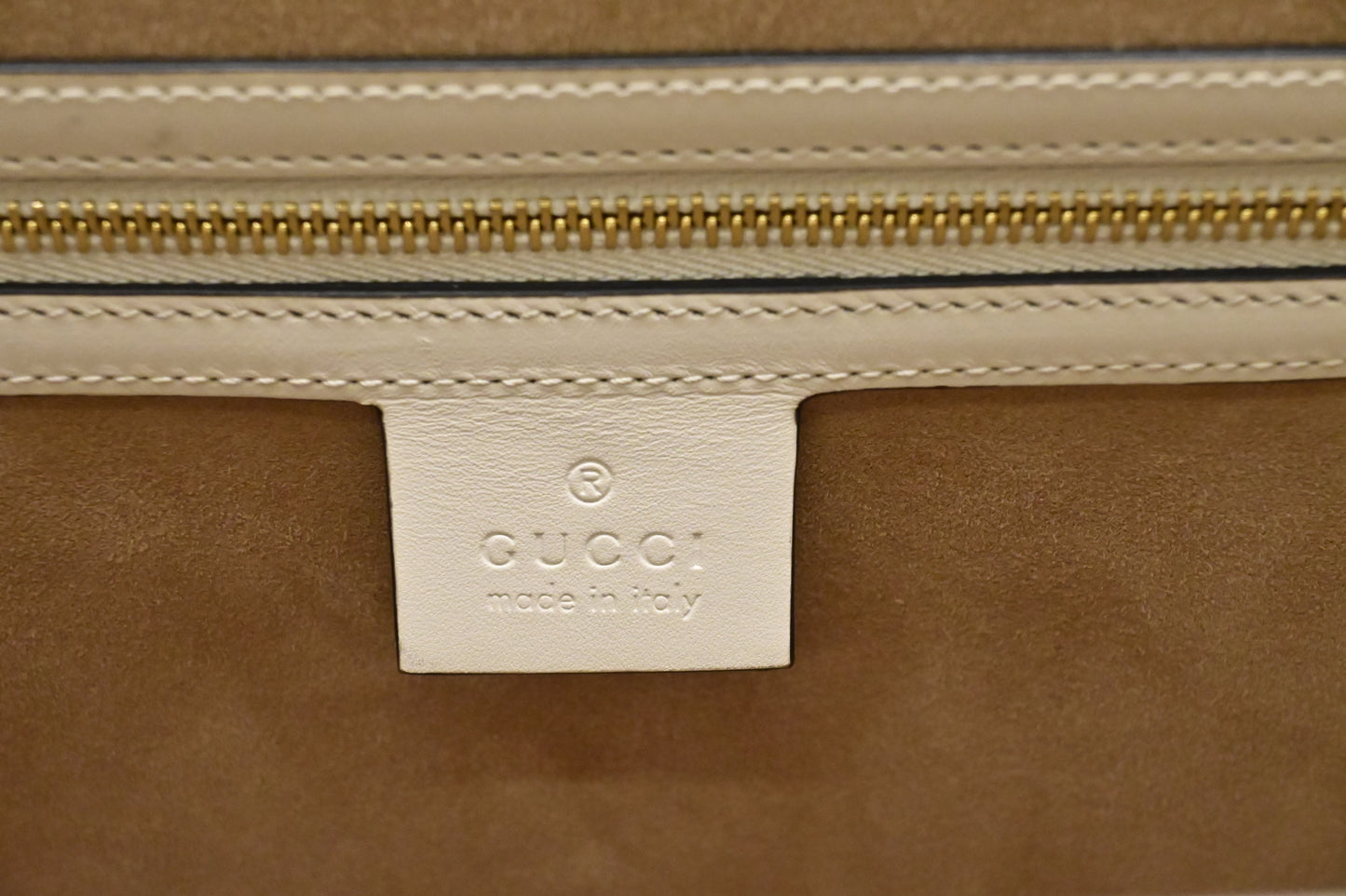 Gucci Large Sylvie Handbag in White Leather