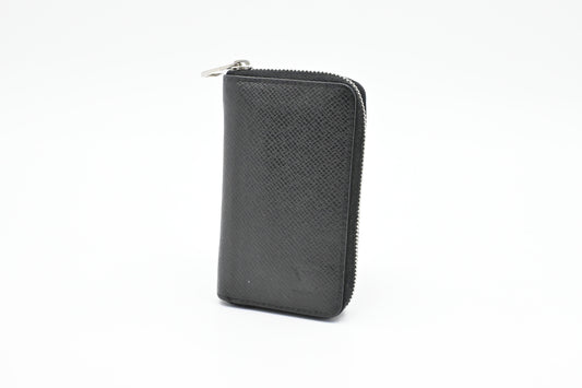 Louis Vuitton Zippy Coin Case in Black Taiga Leather