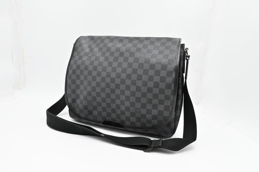 Louis Vuitton Daniel GM in Damier Graphite Canvas