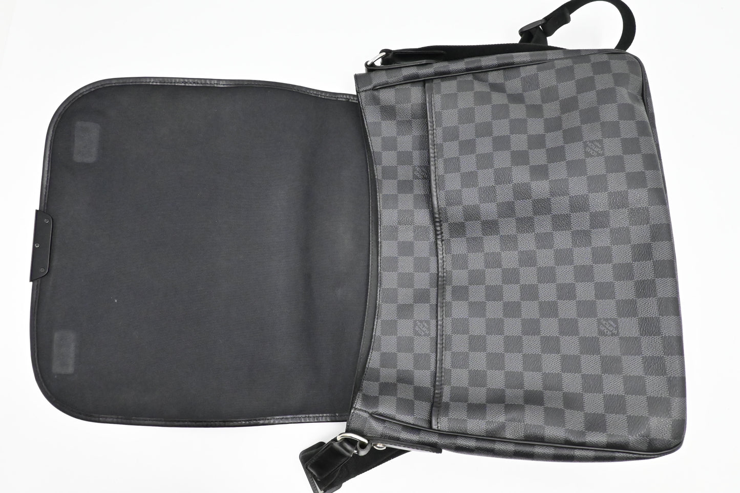 Louis Vuitton Daniel GM in Damier Graphite Canvas