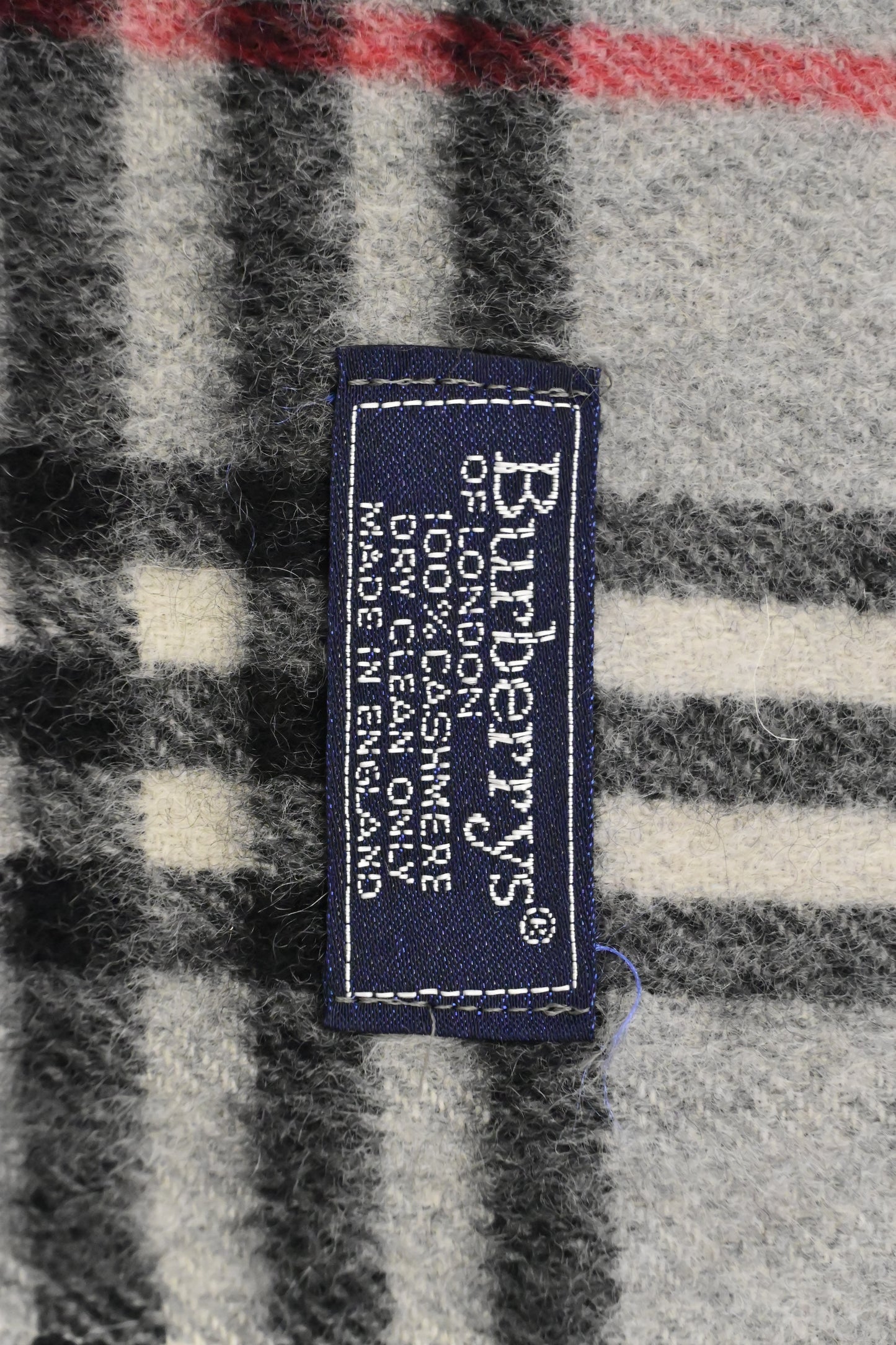 Burbery Scarf in Grey Cashmere