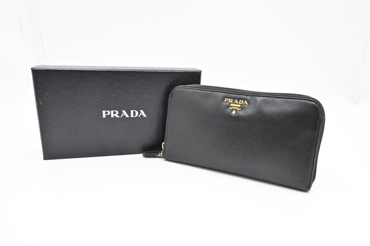 Prada Wallet in Black Saffiano Leather