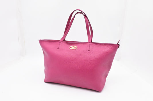 Ferragamo Zipped Tote in Pink Leather