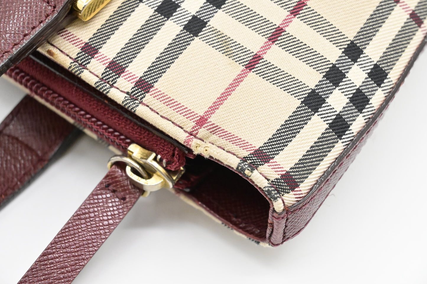 Burberry Shoulder Bag in Cream Checked Canvas