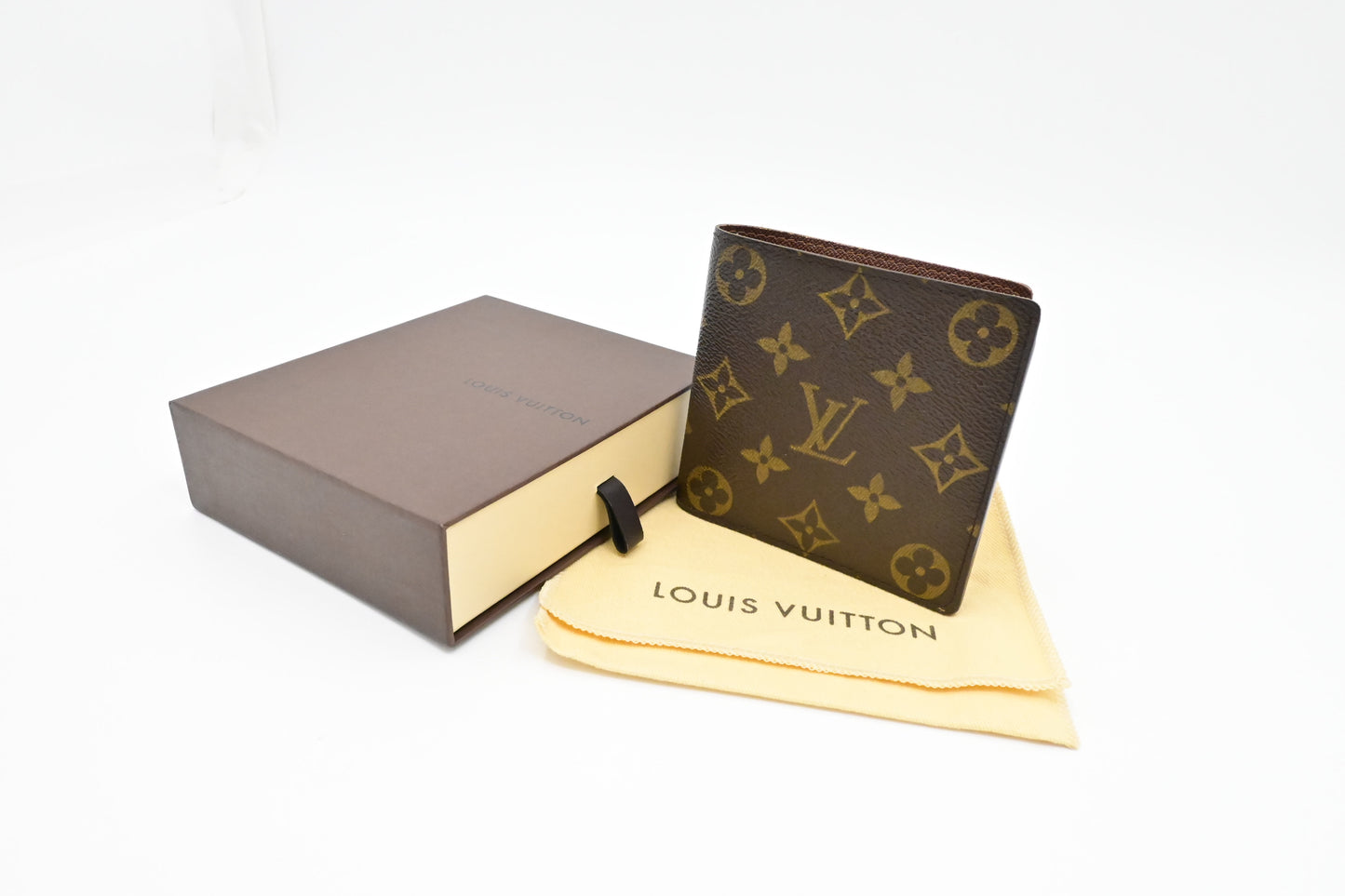 Louis Vuitton Bifold Wallet in Monogram Canvas