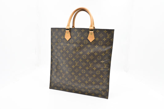 Louis Vuitton Sac Plat in Monogram Canvas