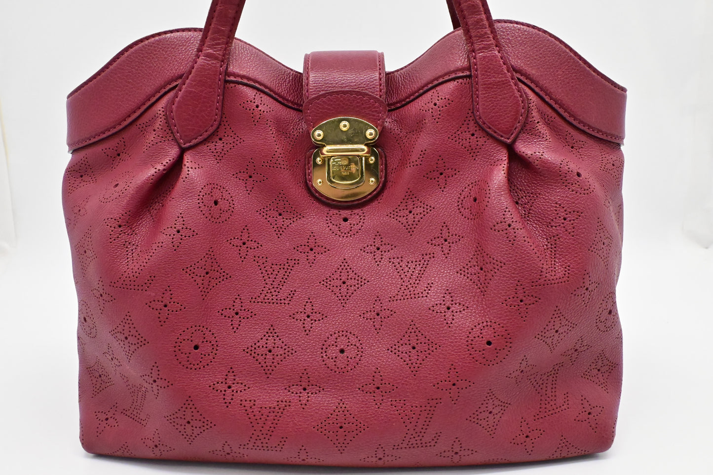 Louis Vuitton Seal PM in Grenat Mahina Leather