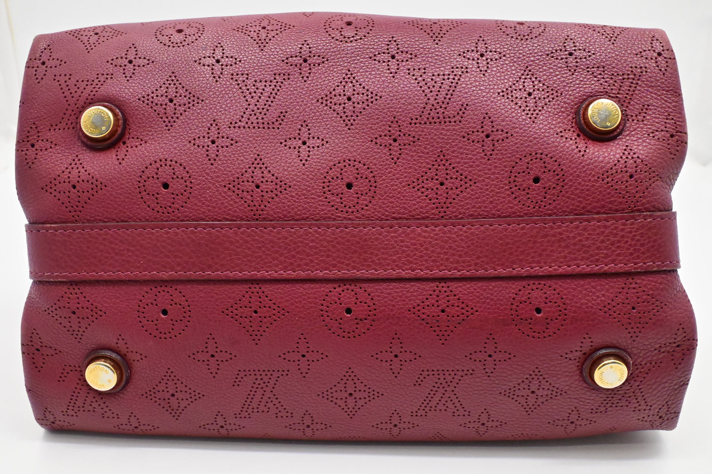 Louis Vuitton Seal PM in Grenat Mahina Leather