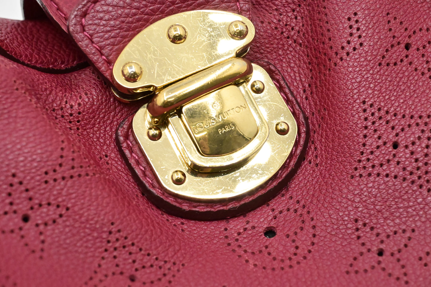 Louis Vuitton Seal PM in Grenat Mahina Leather