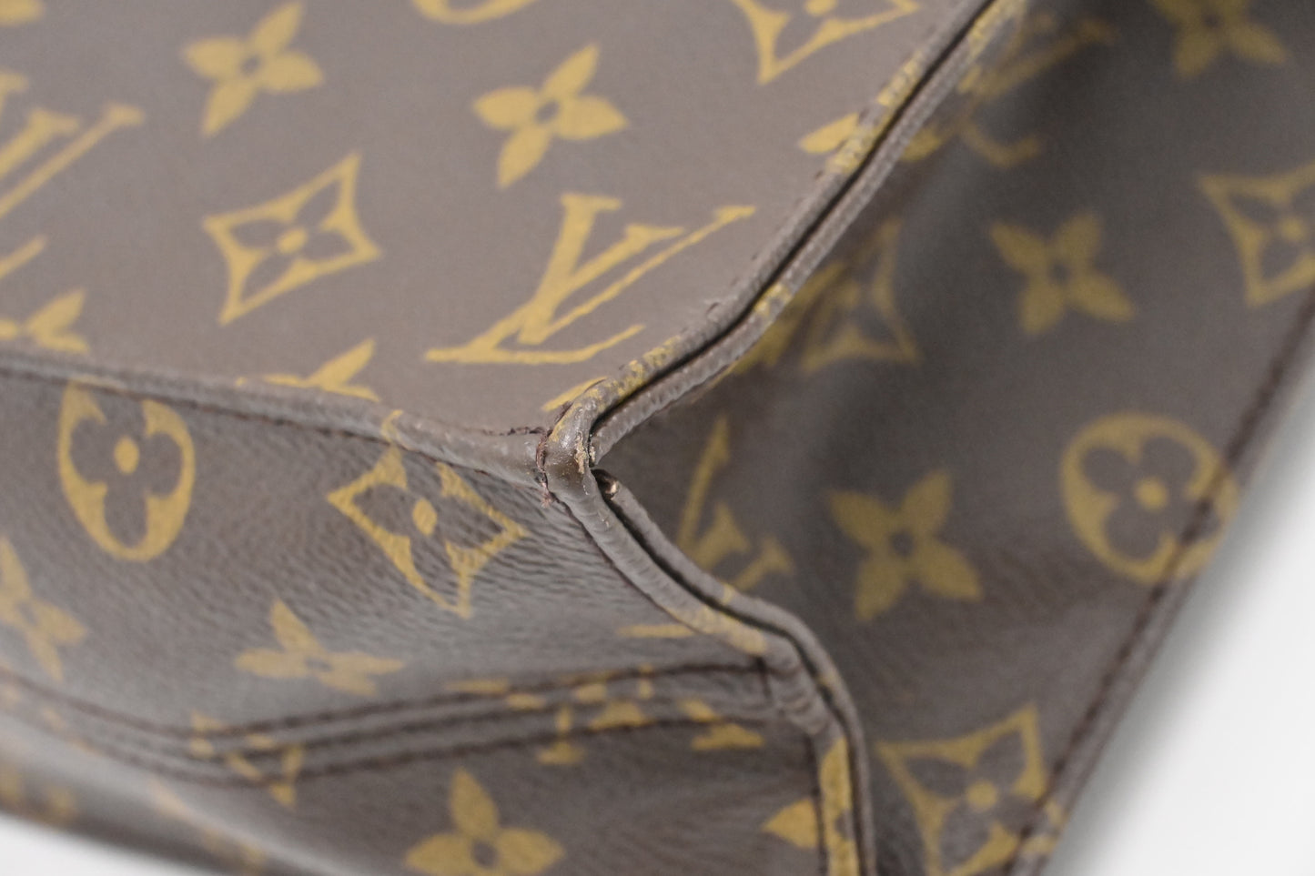 Louis Vuitton Sac Plat in Monogram Canvas