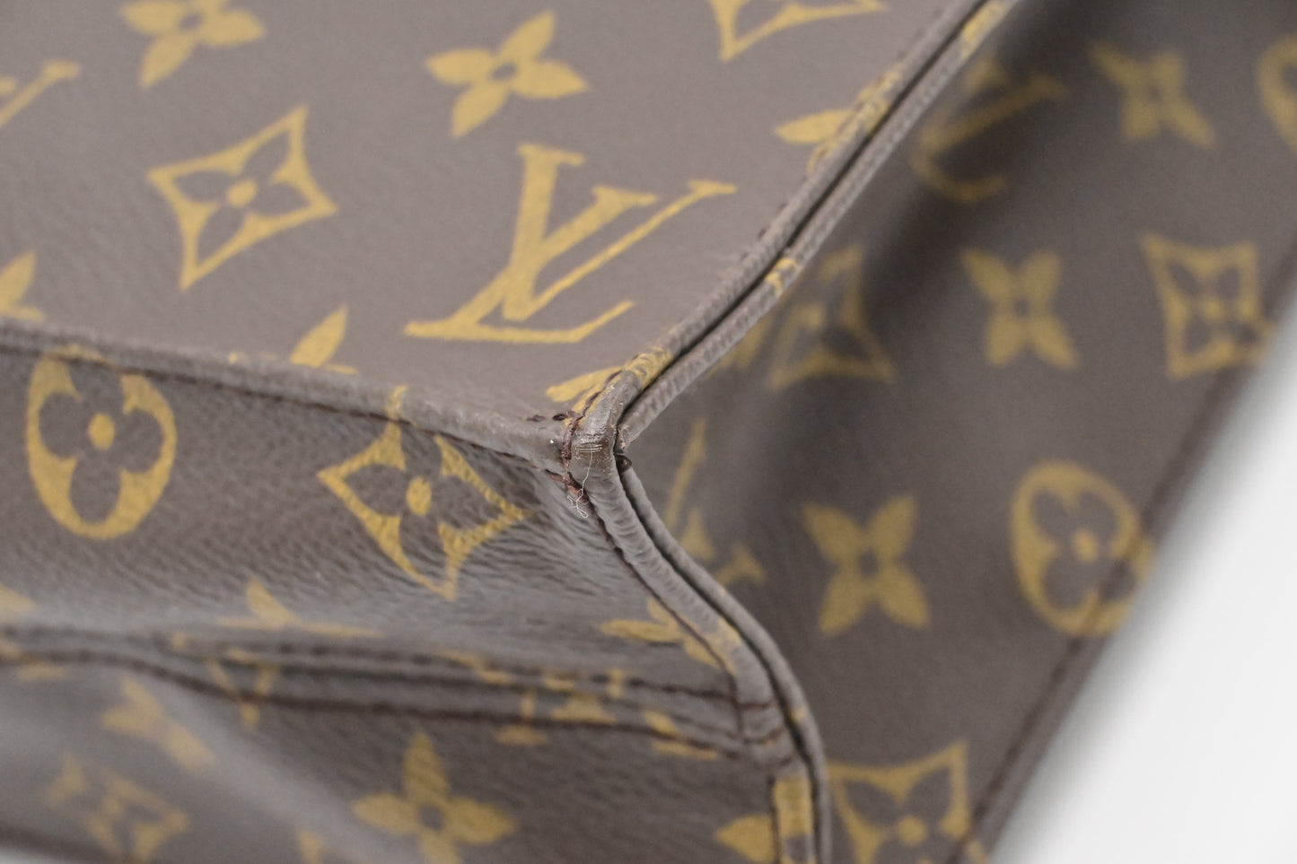 Louis Vuitton Sac Plat in Monogram Canvas