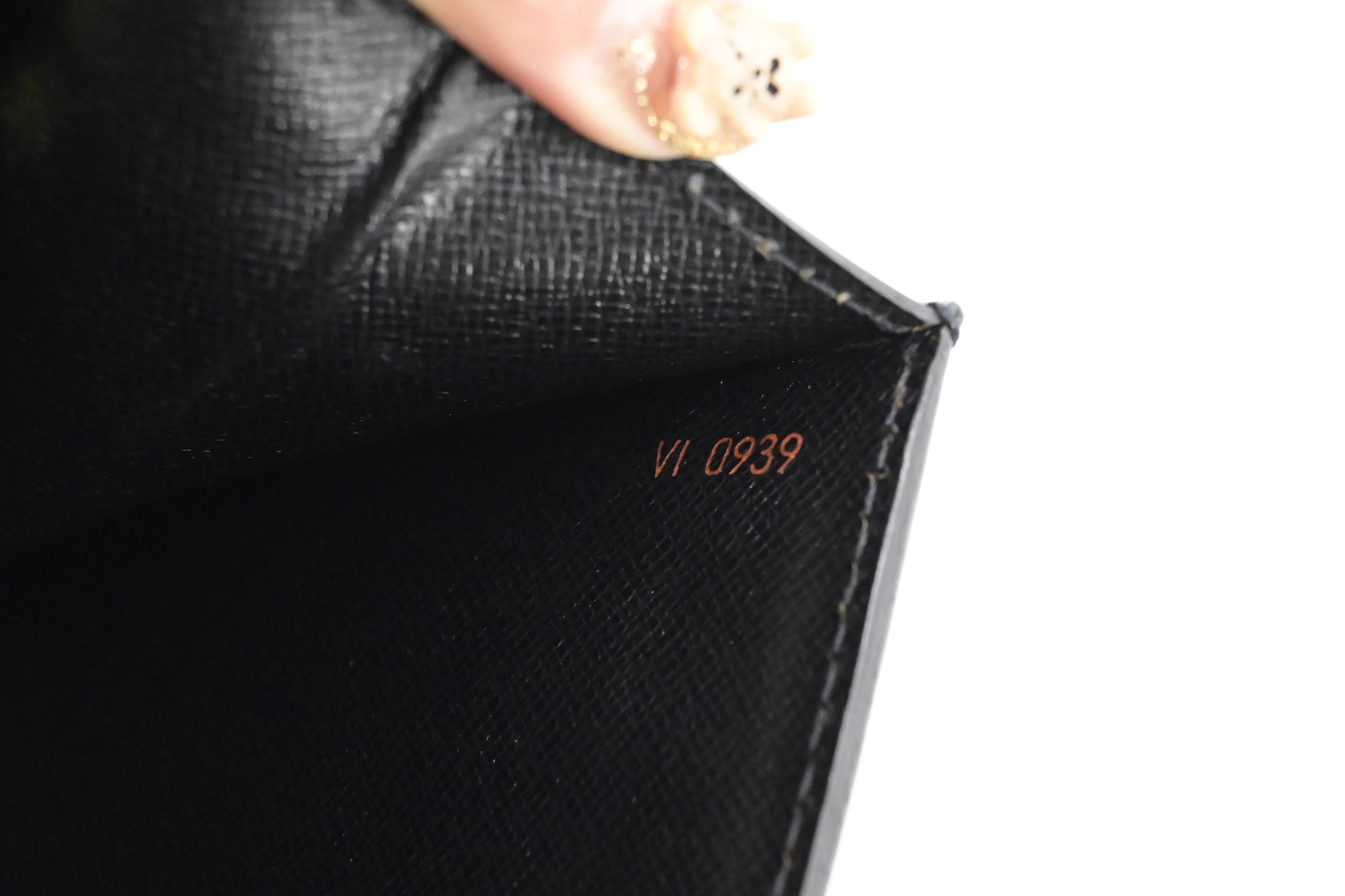 Louis Vuitton Sellier Dragonne in Black Epi Leather