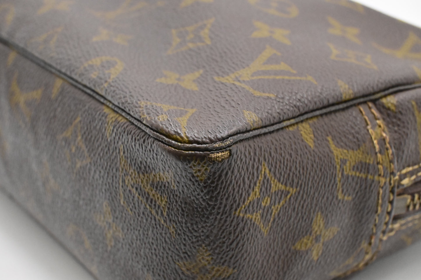 Louis Vuitton Trousse 28 in Monogram Canvas