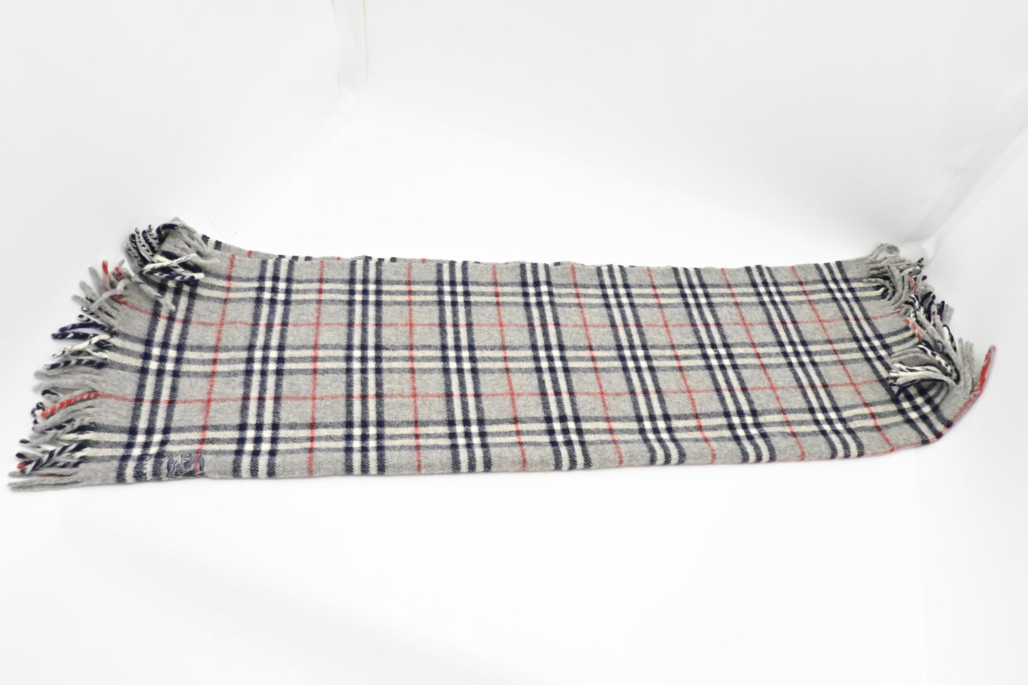 Burberry Stole in Grey New Wool