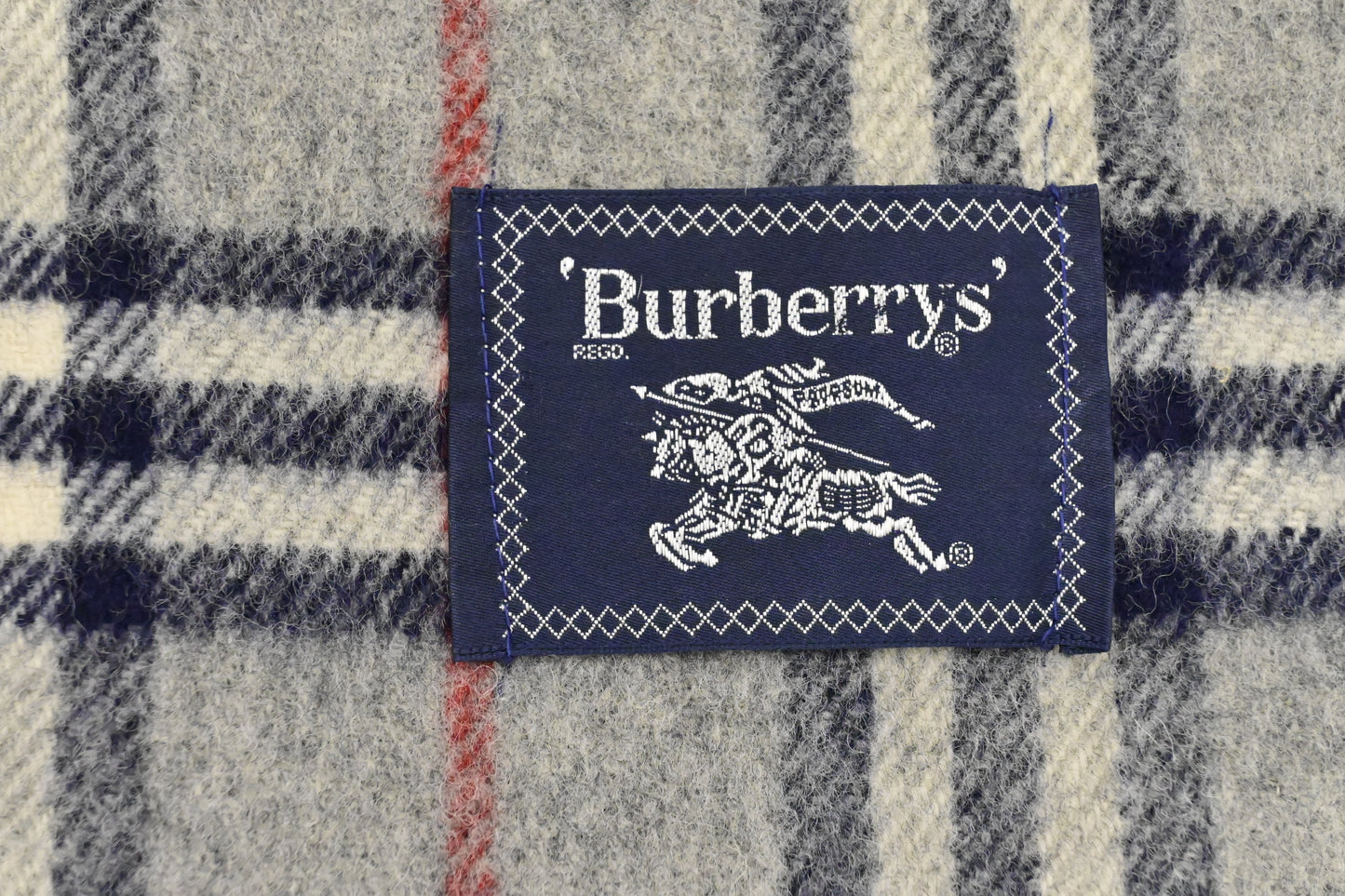 Burberry Stole in Grey New Wool