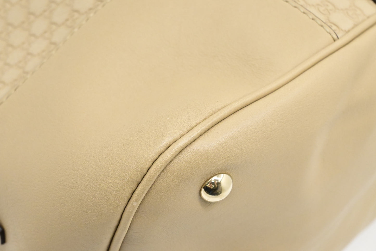 Gucci Handbag in Beige Micro Guccissima Leather