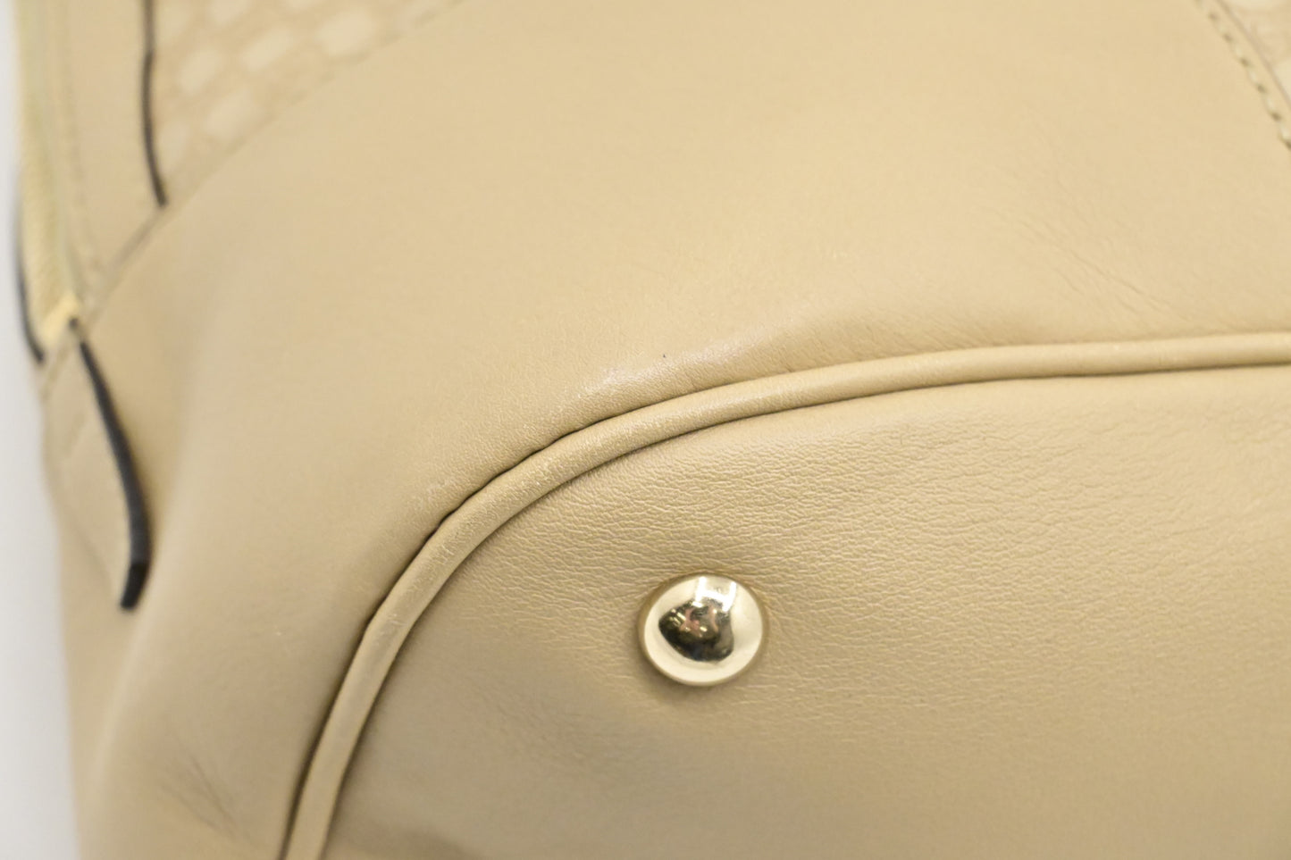 Gucci Handbag in Beige Micro Guccissima Leather