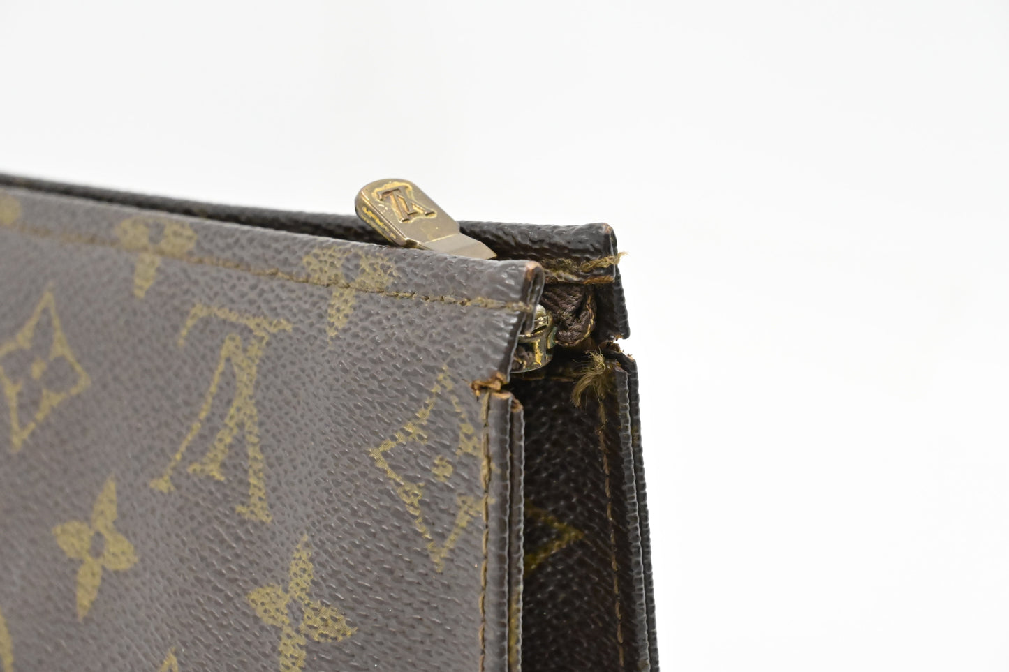 Louis Vuitton Toiletry 26 in Monogram Canvas