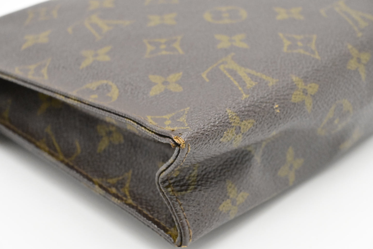 Louis Vuitton Toiletry 26 in Monogram Canvas