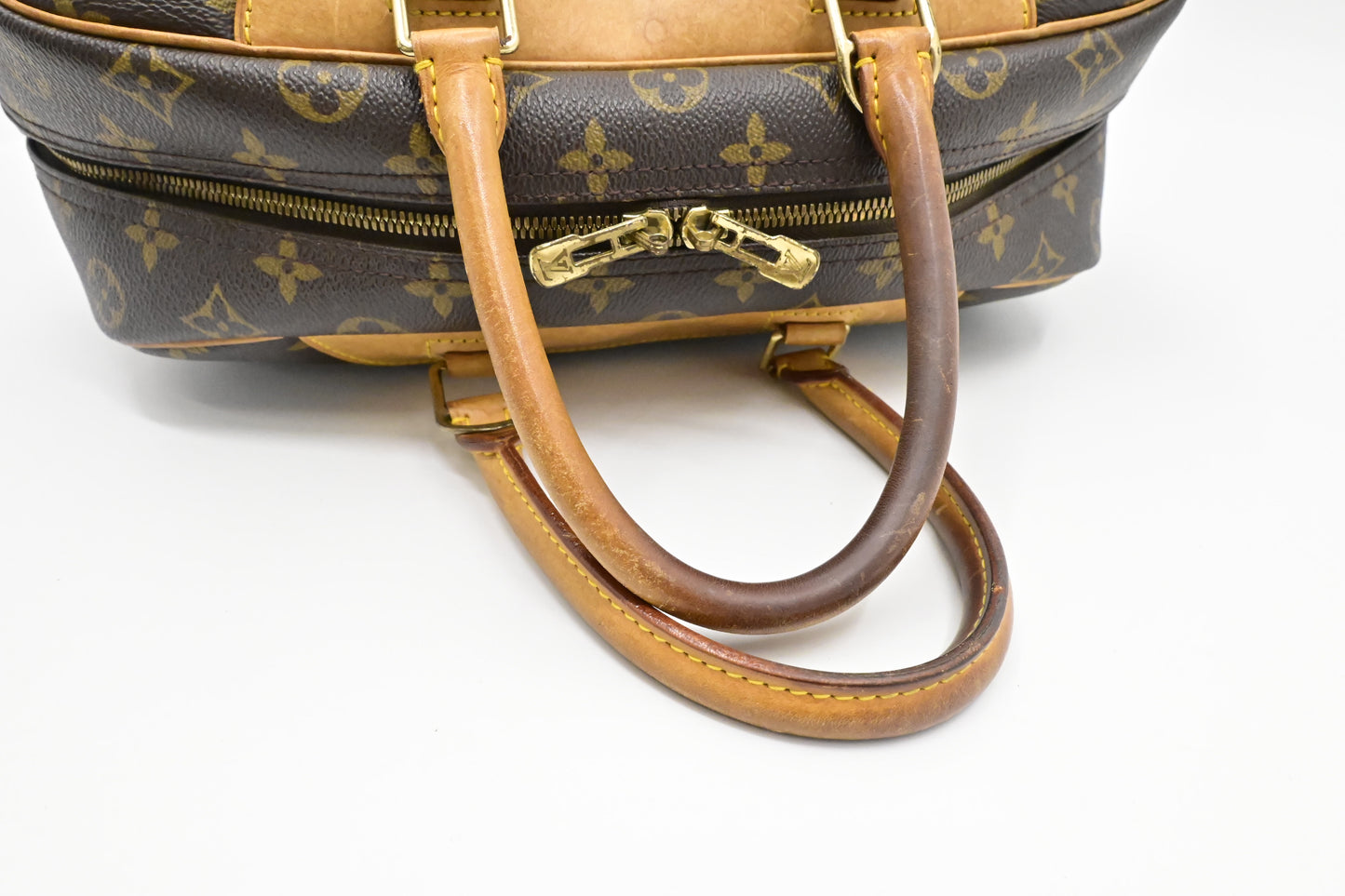 Louis Vuitton Deauville in Monogram Canvas