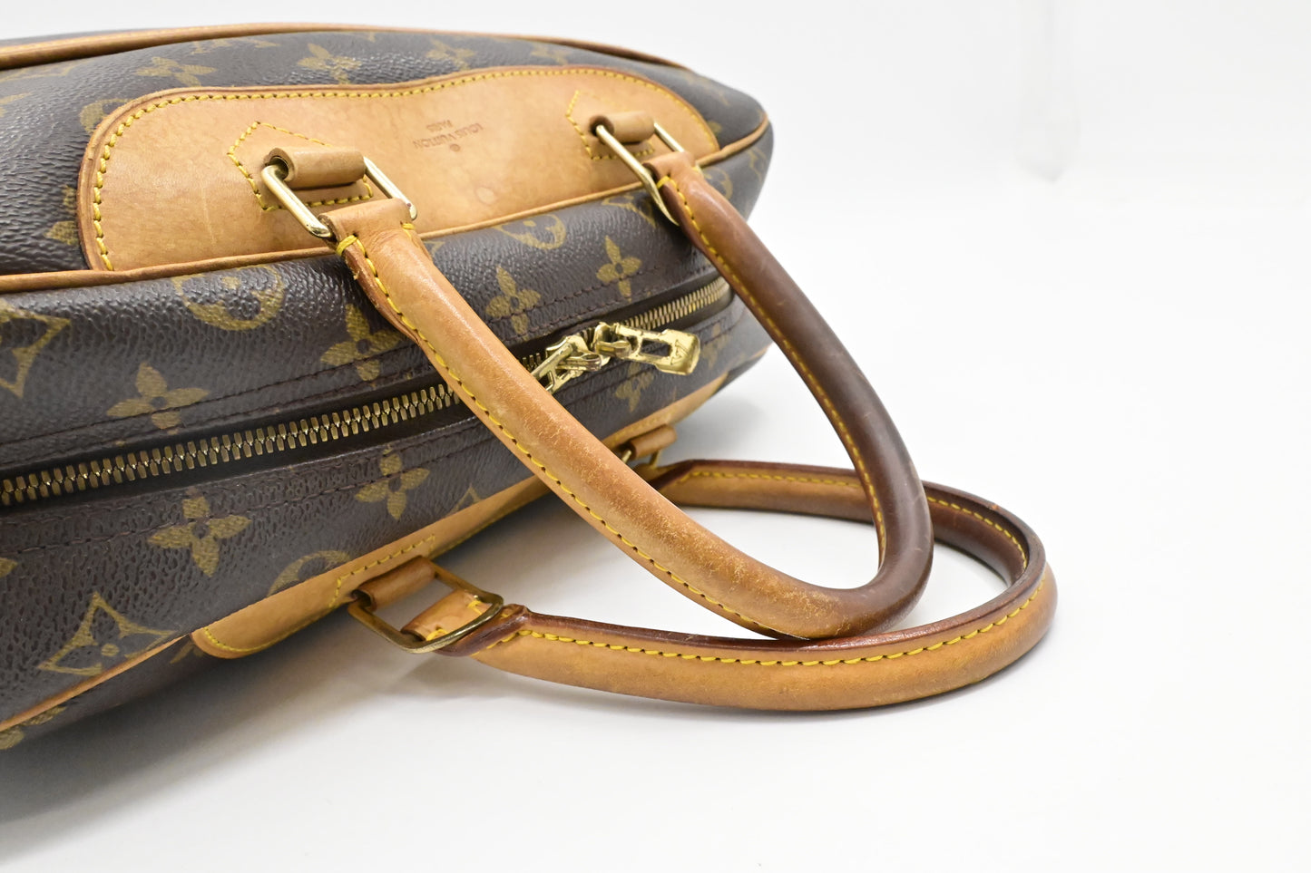 Louis Vuitton Deauville in Monogram Canvas