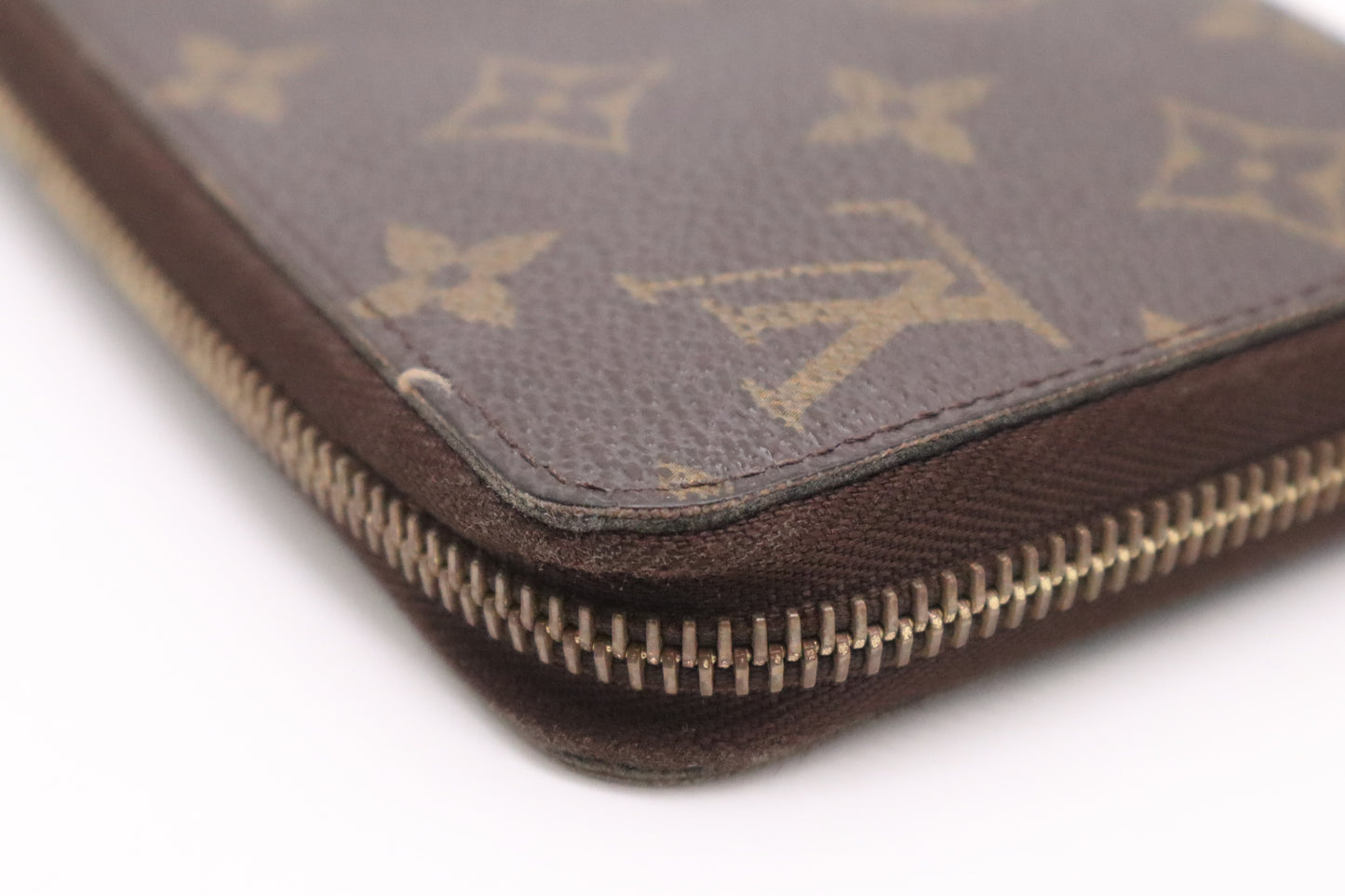 Louis Vuitton Long Zippy Wallet in Monogram Canvas