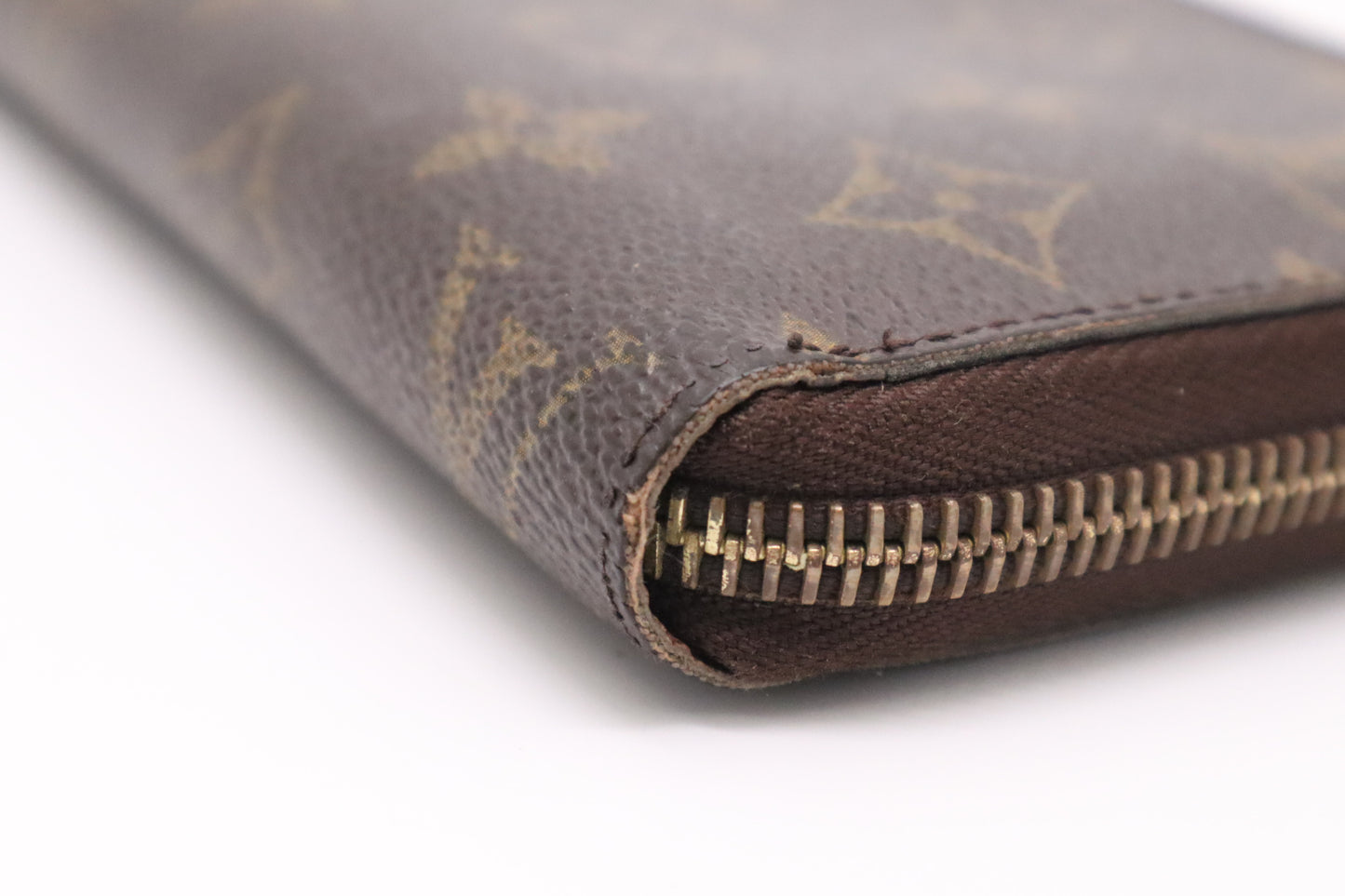 Louis Vuitton Long Zippy Wallet in Monogram Canvas