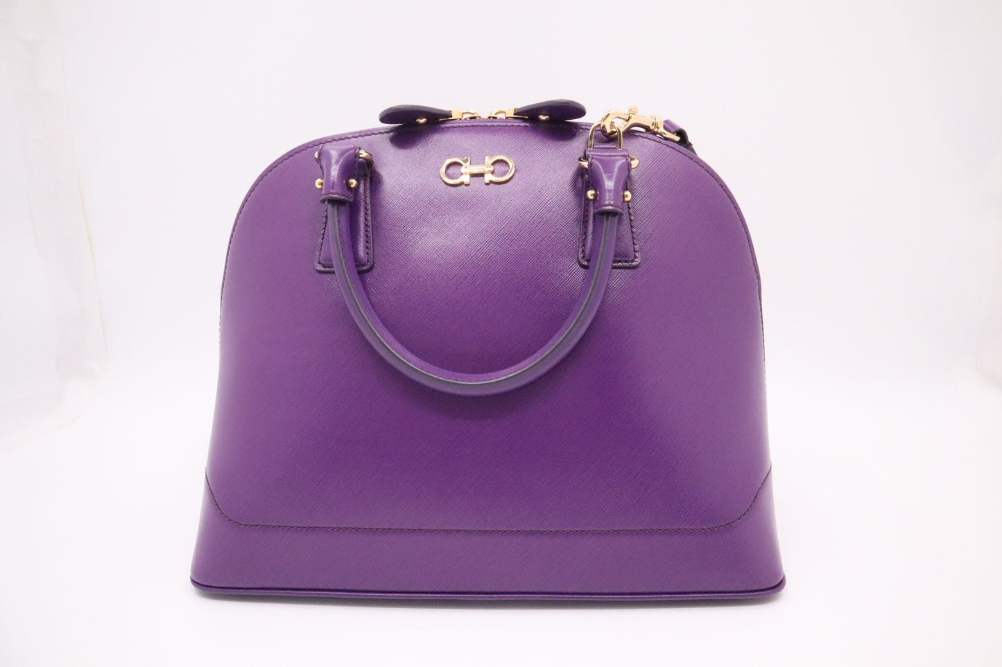 Ferragamo Handbag in Purple Leather