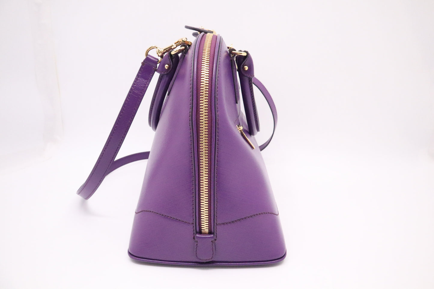 Ferragamo Handbag in Purple Leather