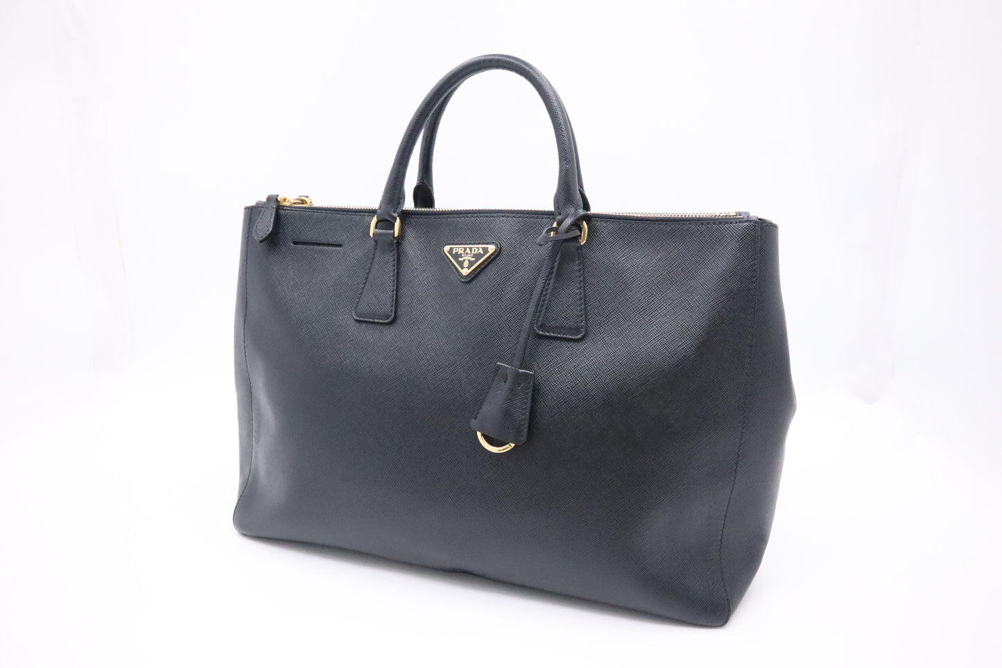 Prada Galleria Large in Black Saffiano Leather