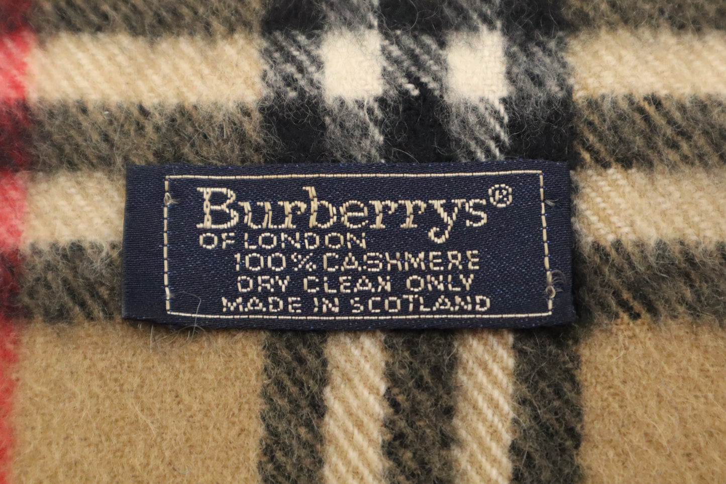 Burberry Scarf in Beige Checked Cashmere