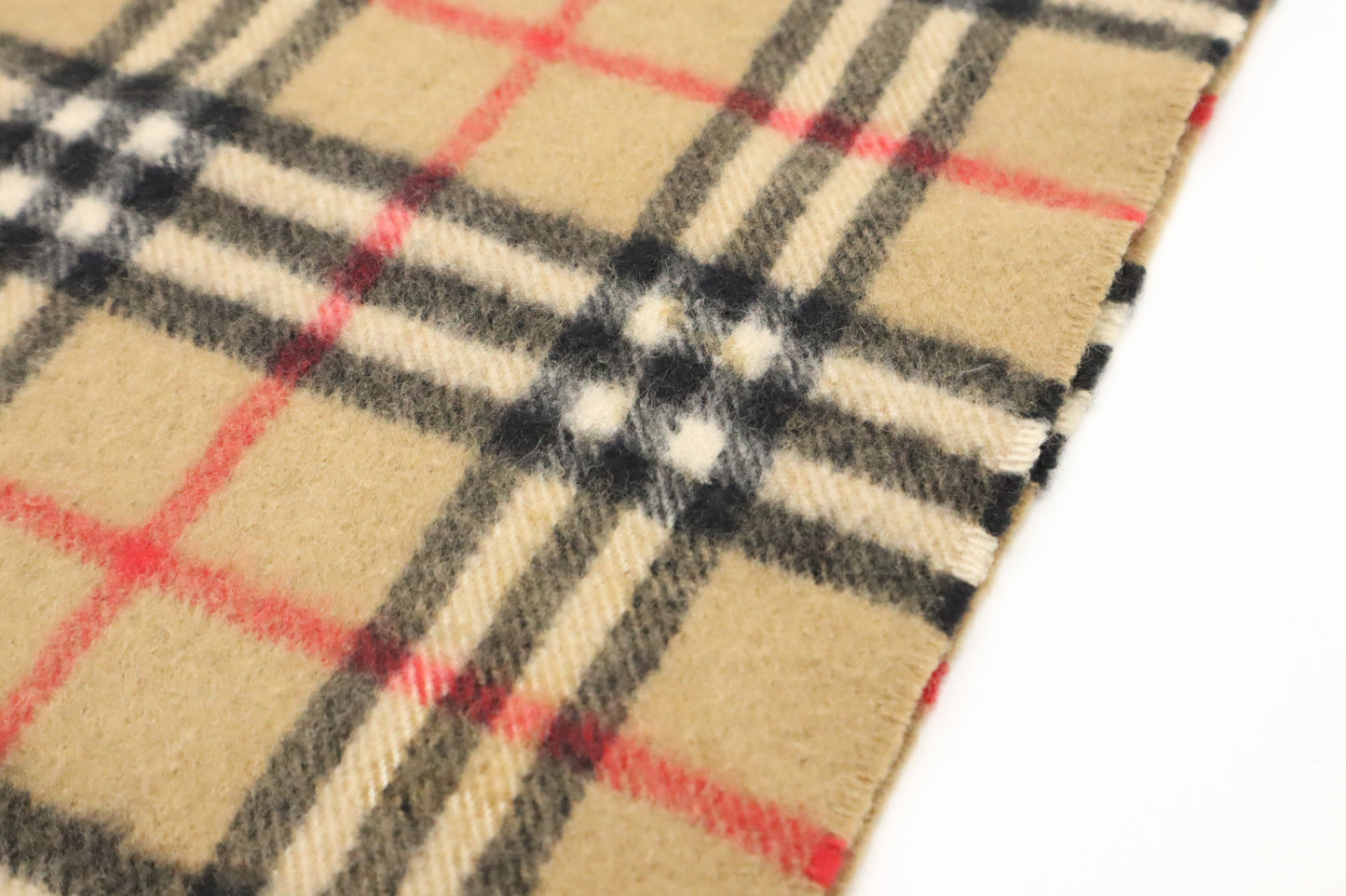 Burberry Scarf in Beige Checked Cashmere