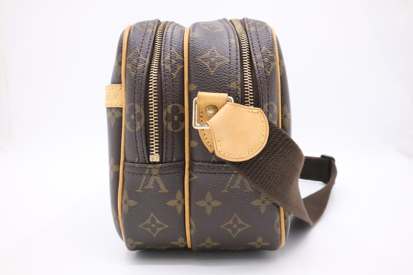 Louis Vuitton Reporter PM Crossbody in Monogram Canvas