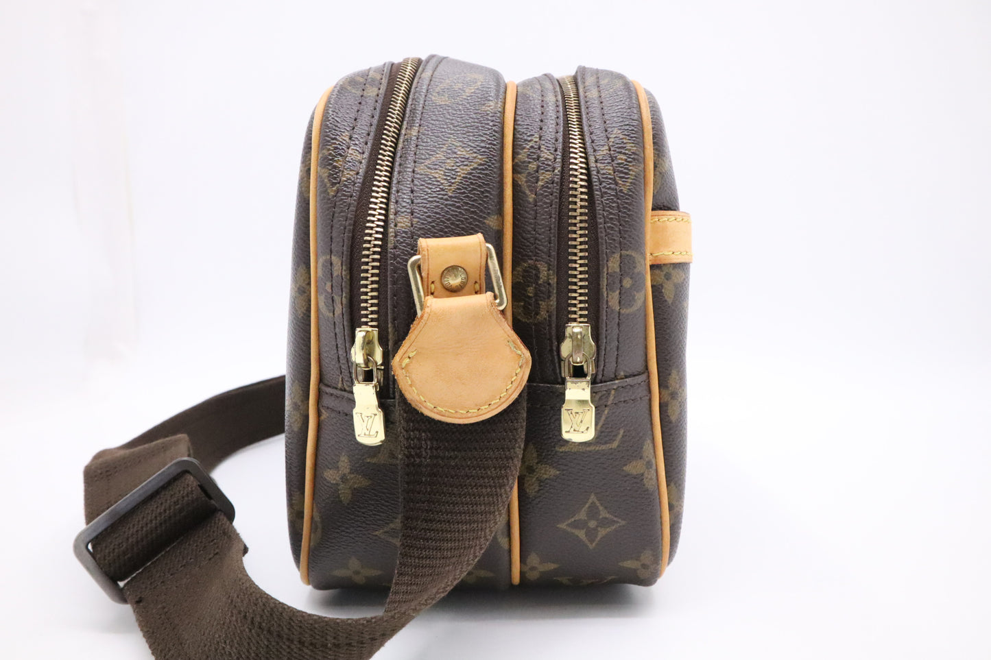 Louis Vuitton Reporter PM Crossbody in Monogram Canvas