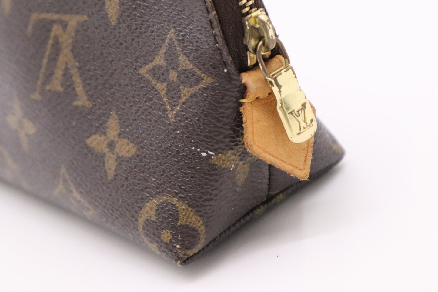 Louis Vuitton Pochette Cosmetics PM in Monogram Canvas