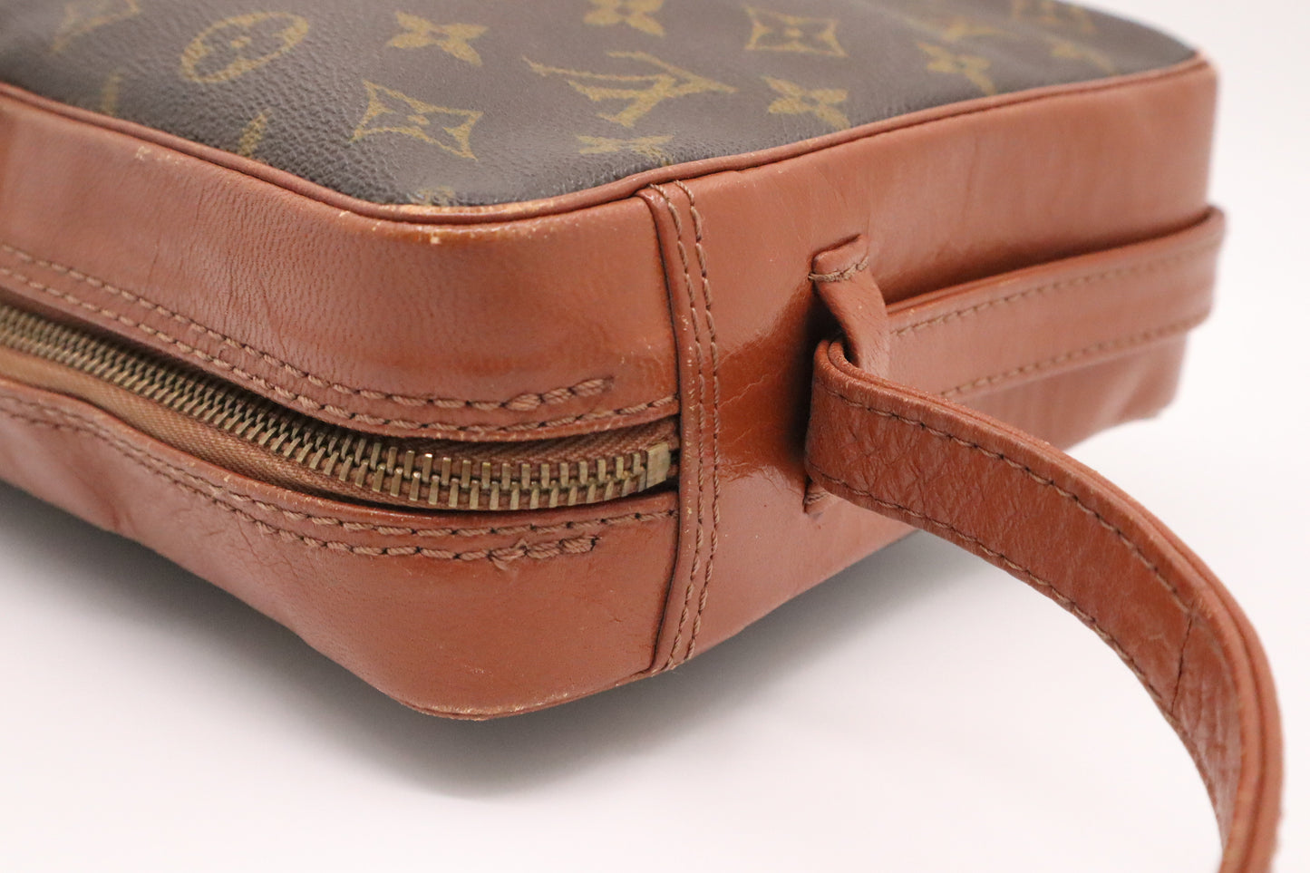 Louis Vuitton Sac Bandouliere in Monogram Canvas