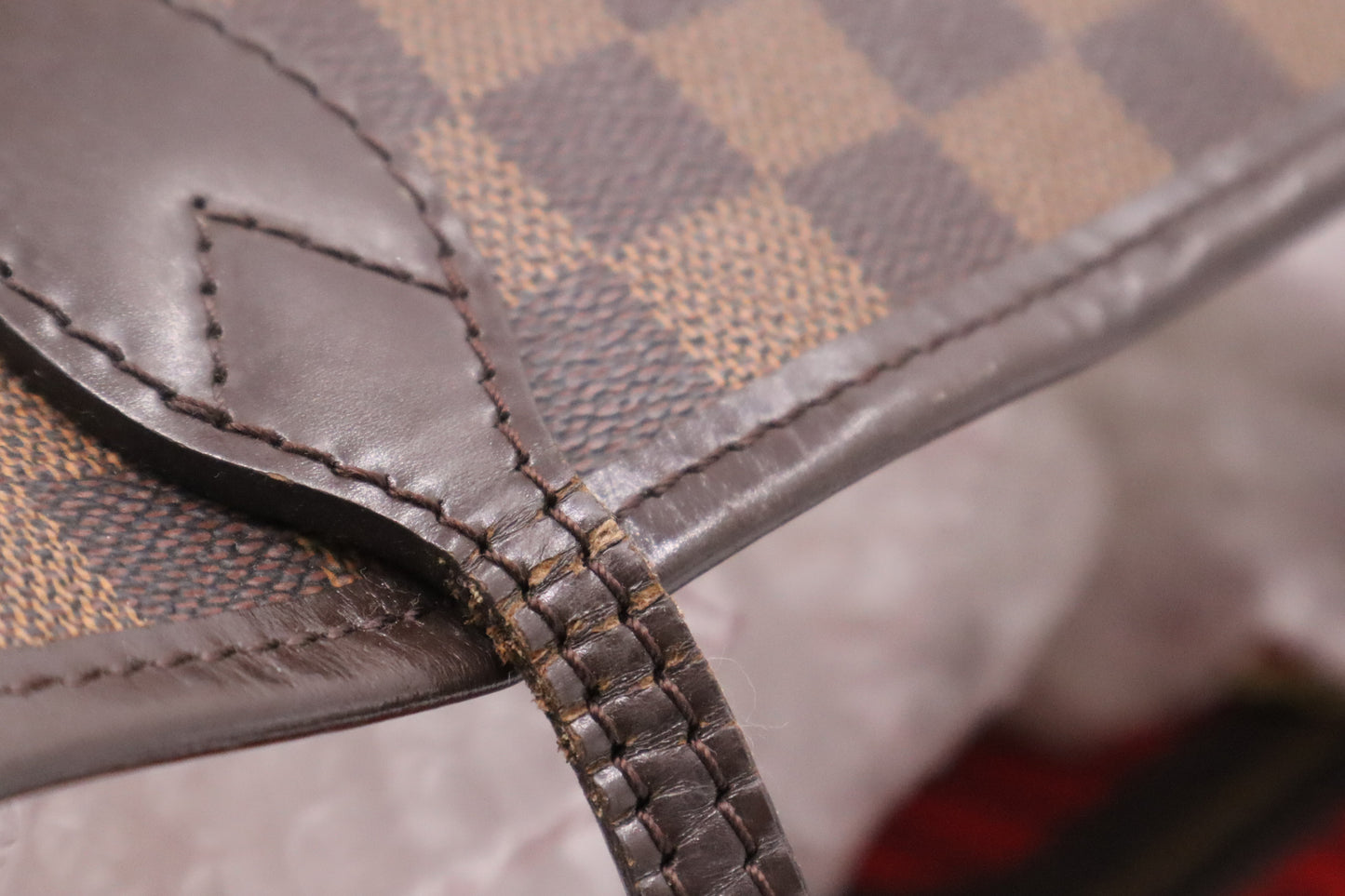 Louis Vuitton Neverfull MM in Damier Ebene Canvas