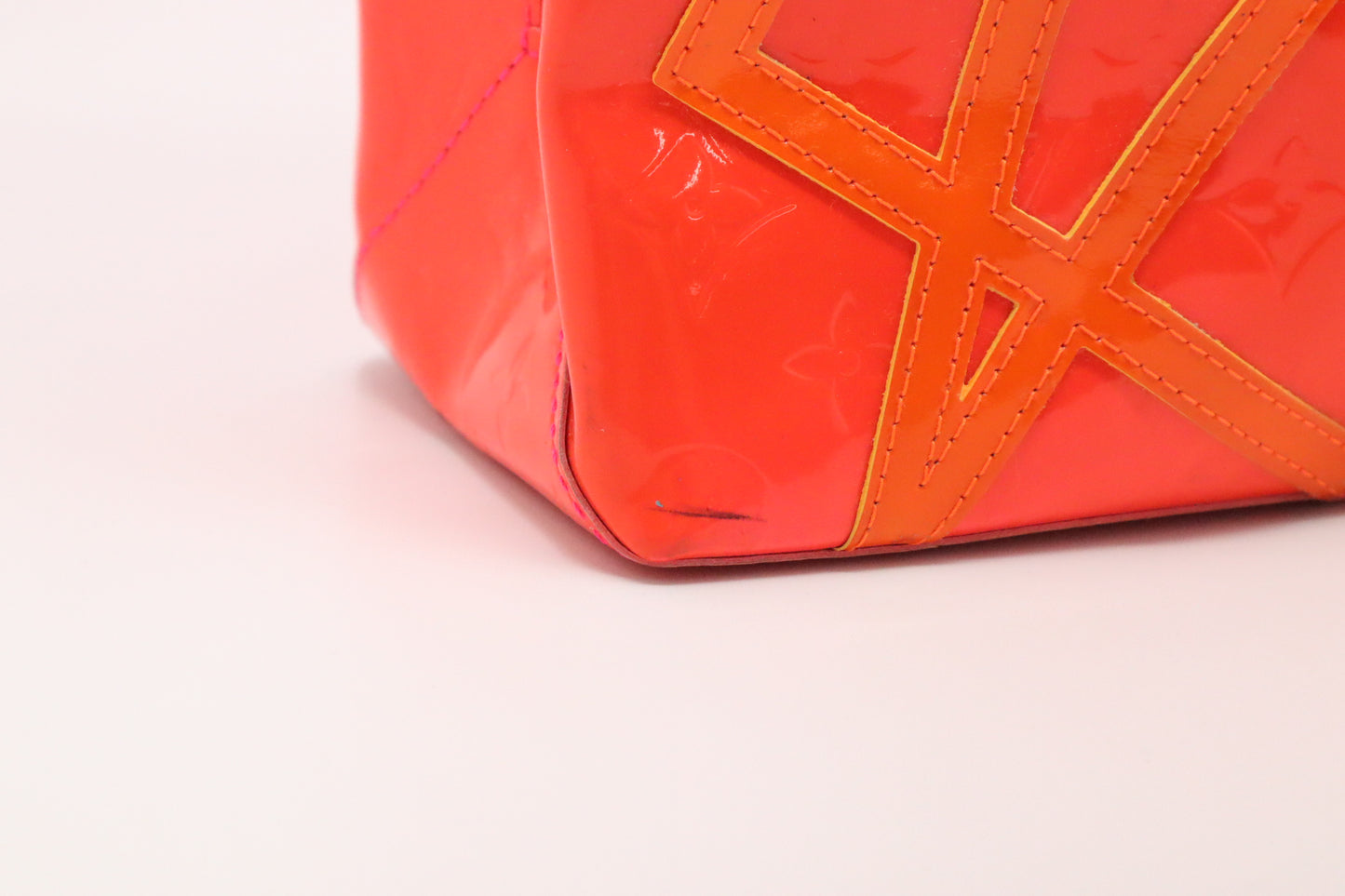 Louis Vuitton Reade MM in Orange Vernis