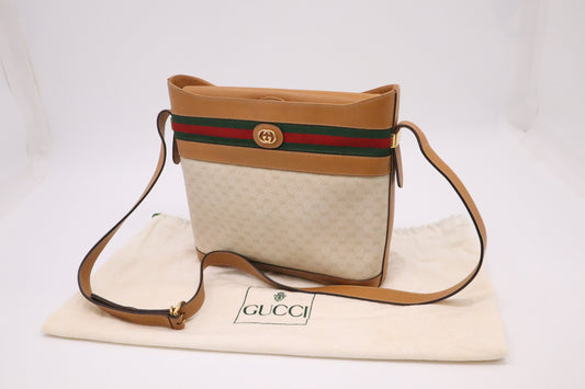 Gucci Shoulder Bag in White Micro GG Coated Canvas