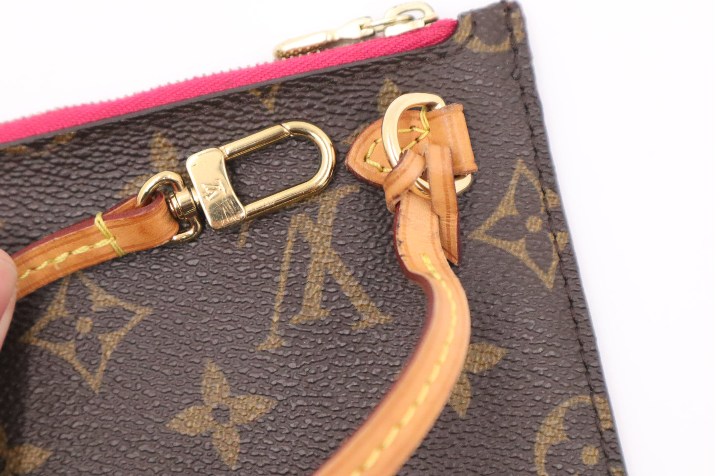Louis Vuitton Neverfull Pouch in Monogram Canvas