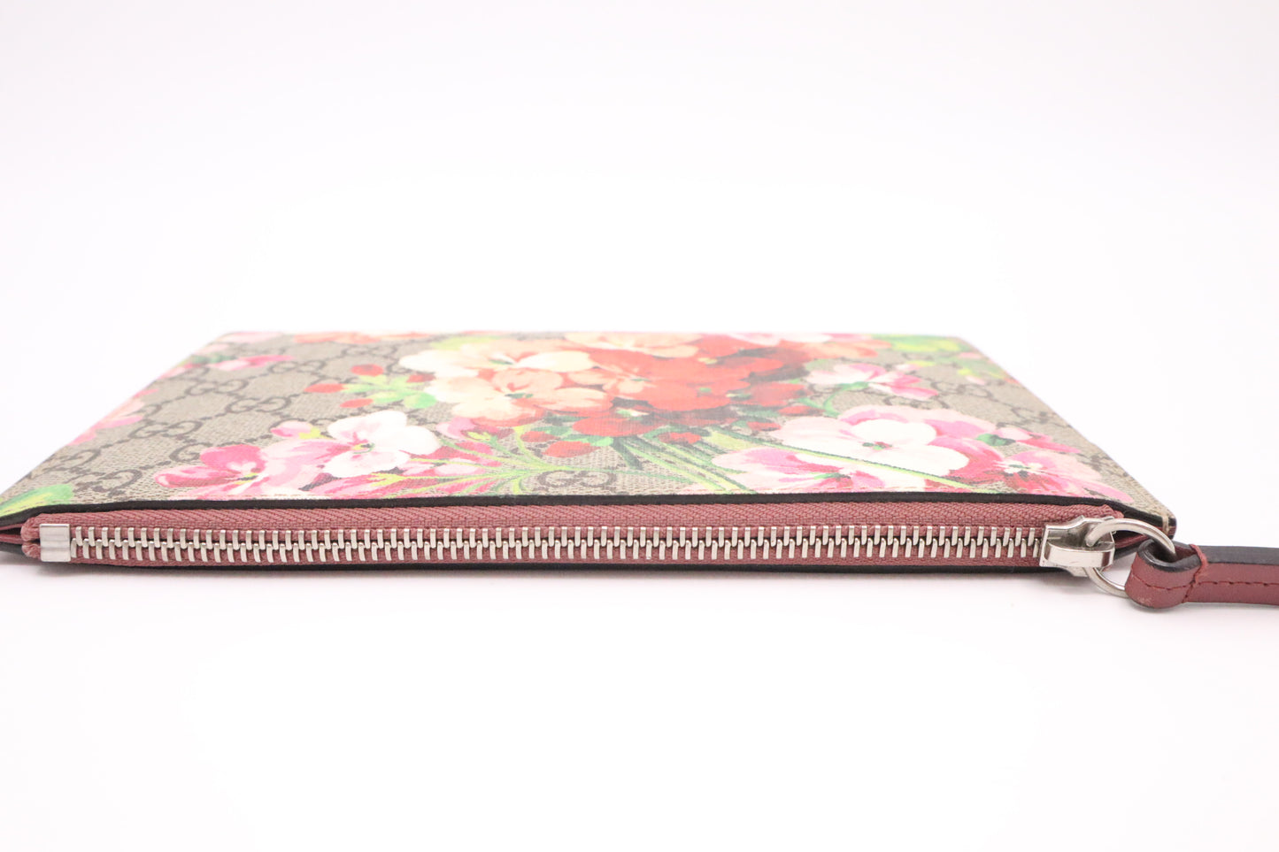 Gucci Clutch in Pink Blooms GG Canvas