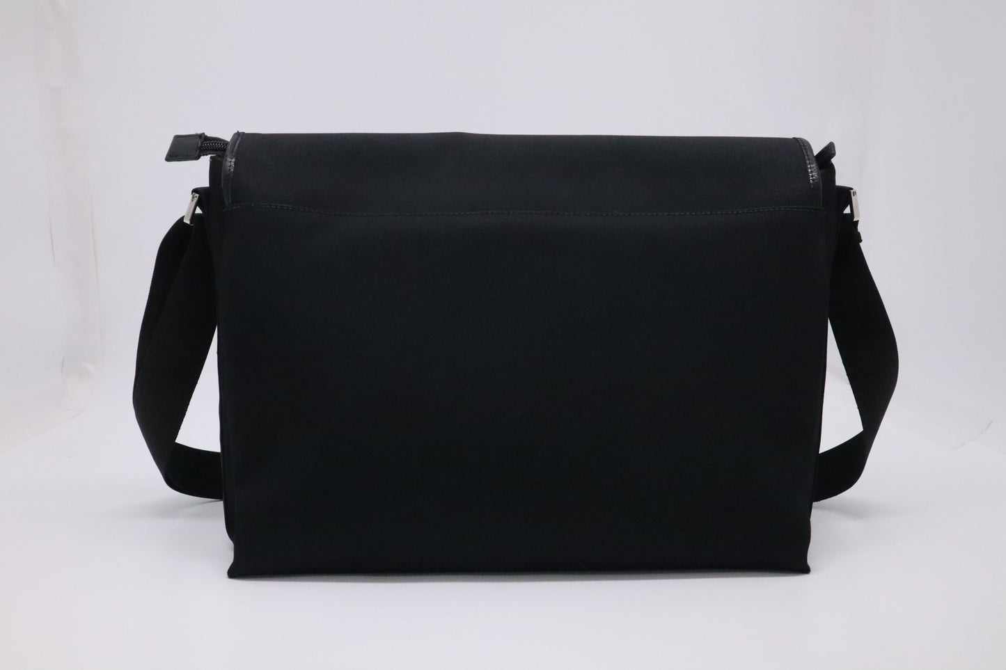 Gucci Messenger Bag in Black Canvas