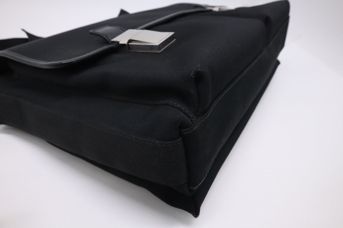 Gucci Messenger Bag in Black Canvas