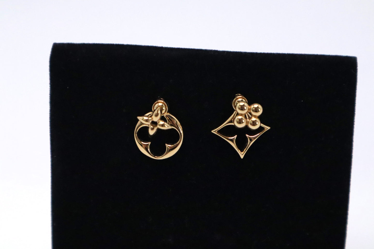 Louis Vuitton Flowergram Earrings