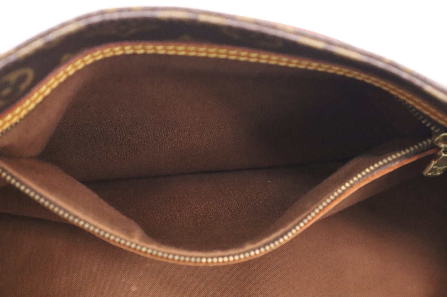 Louis Vuitton Sac Shopping 48 in Monogram Canvas