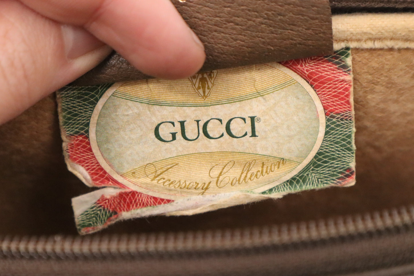 Gucci Shoulder Bag in GG Supreme Canvas
