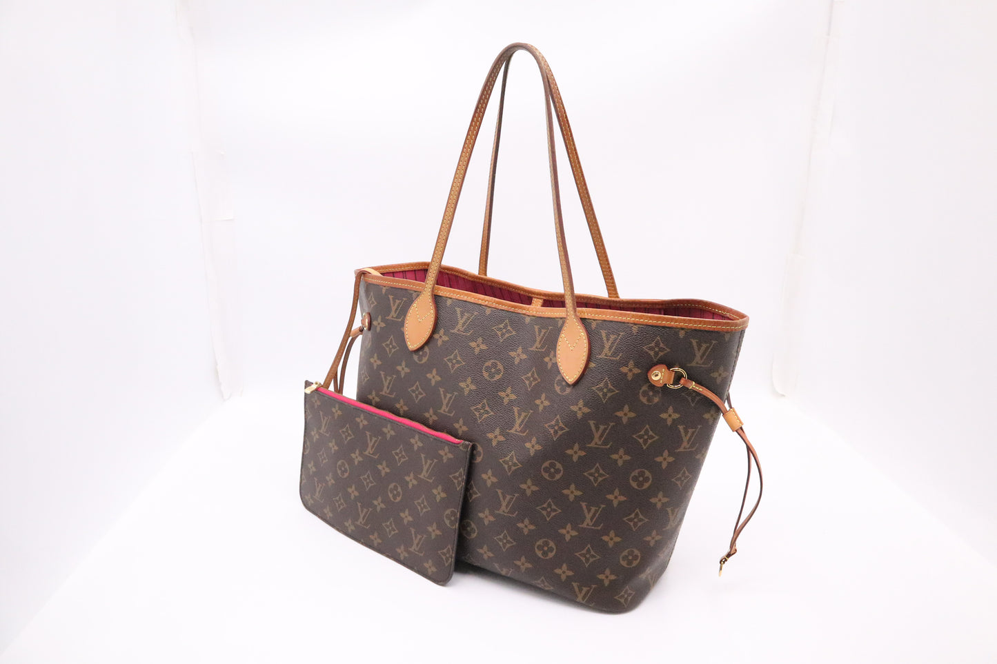 Louis Vuitton Neverfull MM in Monogram Canvas