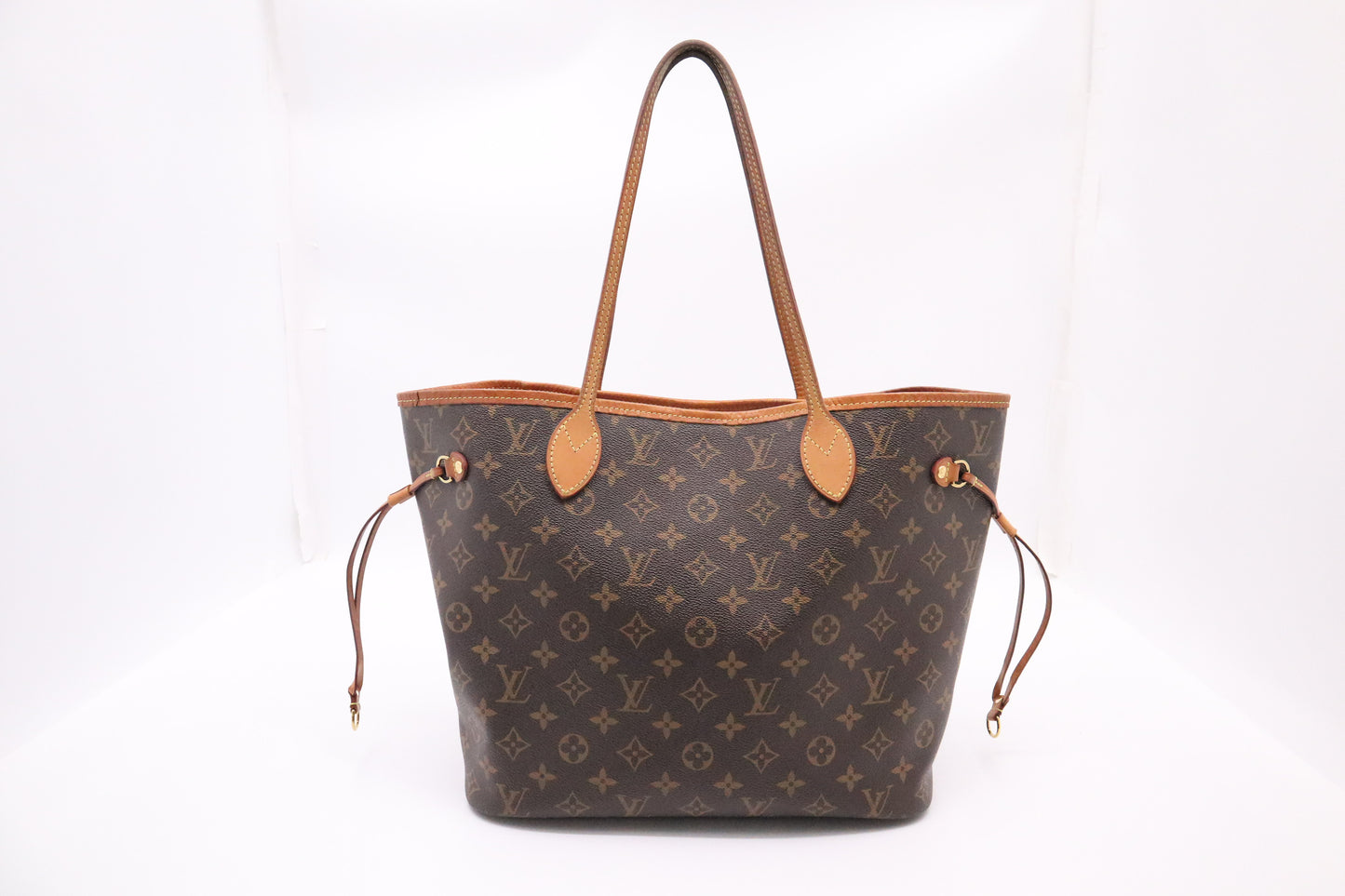 Louis Vuitton Neverfull MM in Monogram Canvas