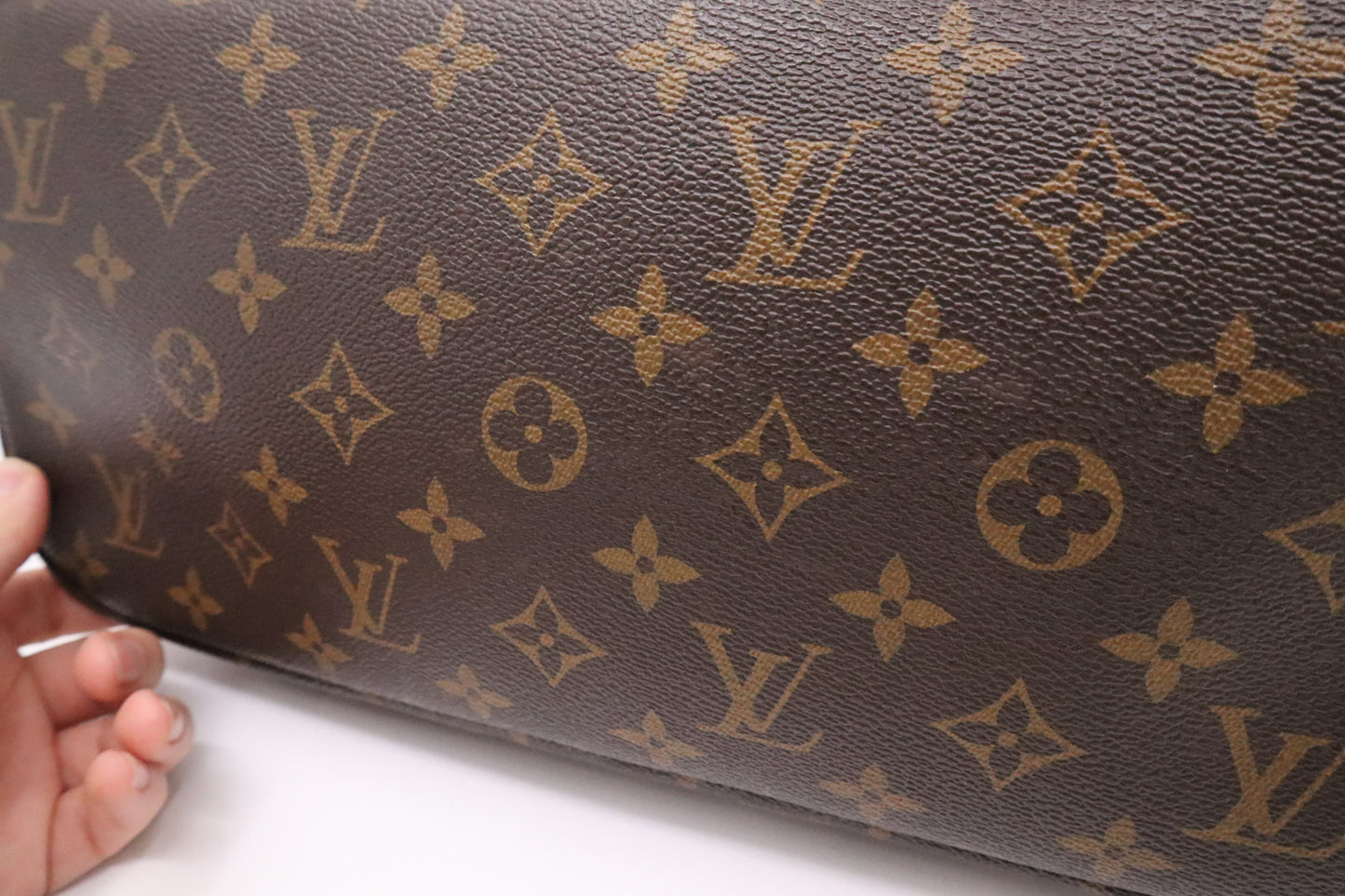 Louis Vuitton Neverfull MM in Monogram Canvas