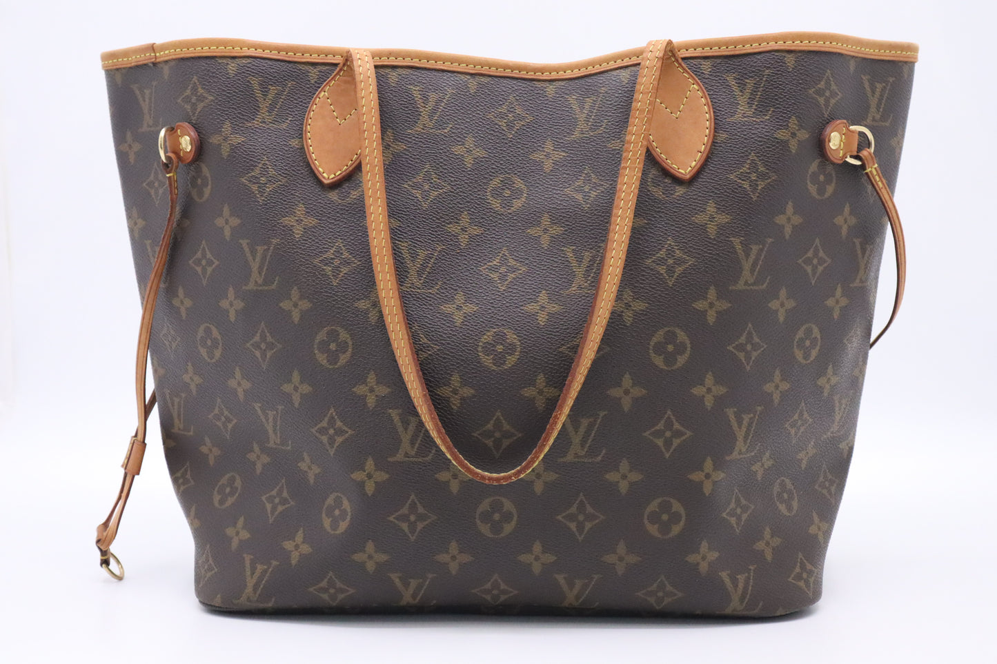 Louis Vuitton Neverfull MM in Monogram Canvas